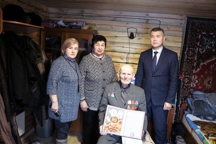 Почётного гражданина района поздравили с 90-летним юбилеем. Почётного гражданина района поздравили с 90-летним юбилеем.